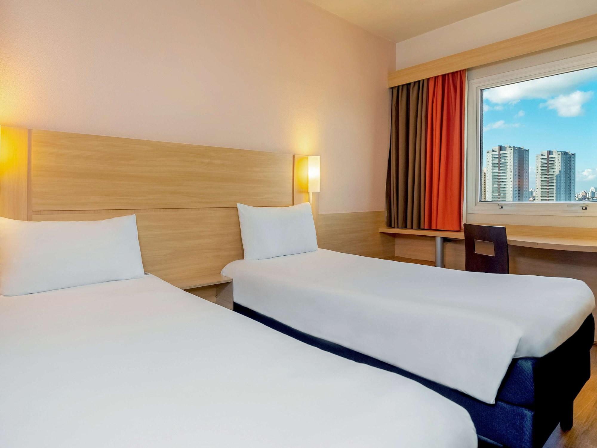 Hotel Ibis Interlagos 3*